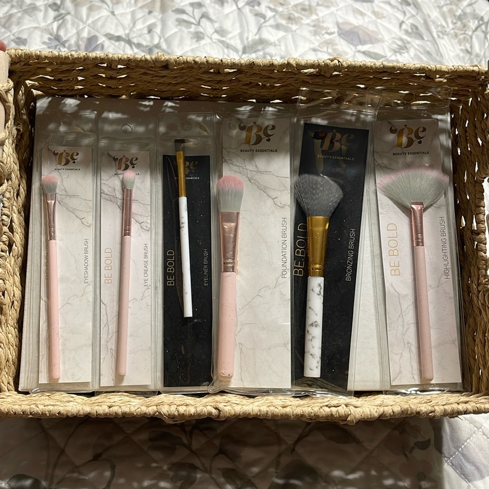 New set/6 makeup brushes